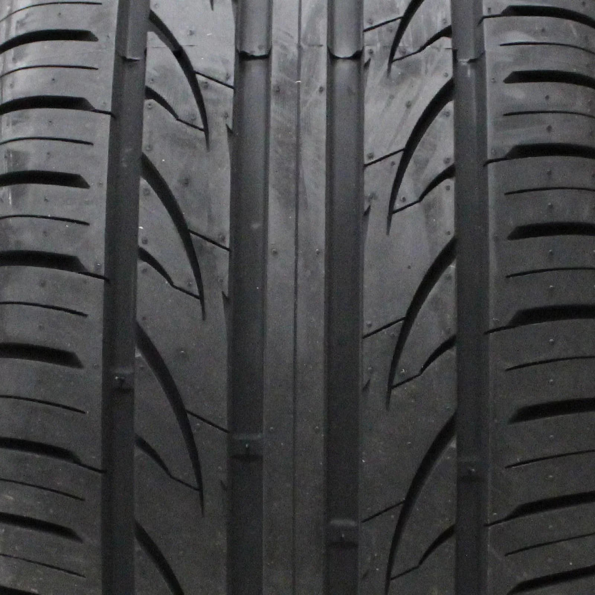 99W Passenger 235/45ZR19 Lexani UHP XL LXUHP-207 Tire