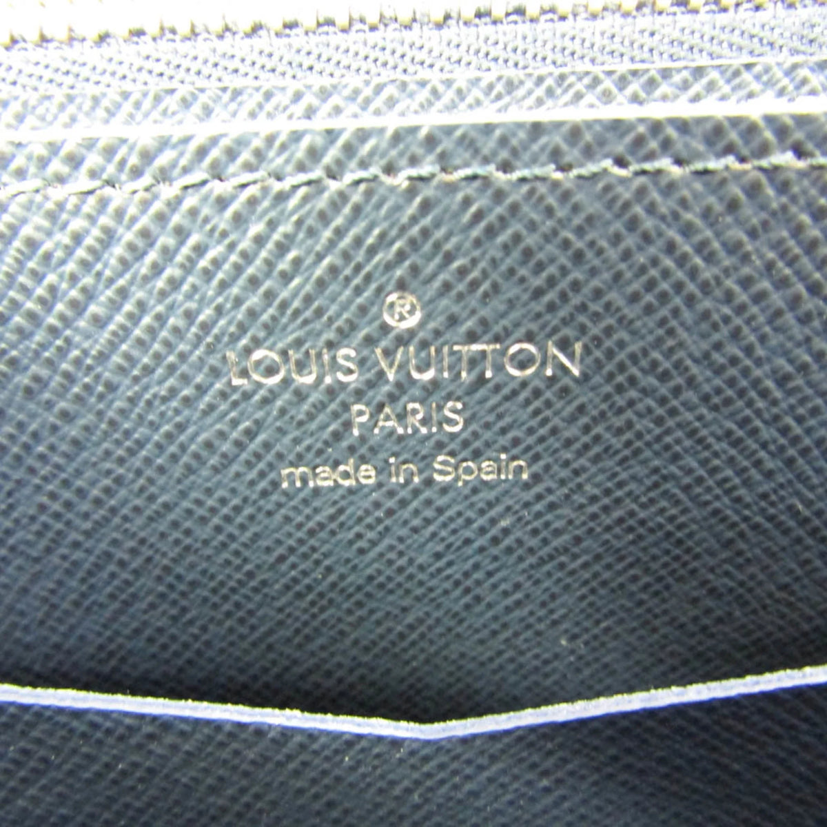 Second-Hand Louis Vuitton Taiga Zippy Xl M64019 Men'S Taiga Leather Long Wallet (Bi-Fold) Navy Navy (Good)
