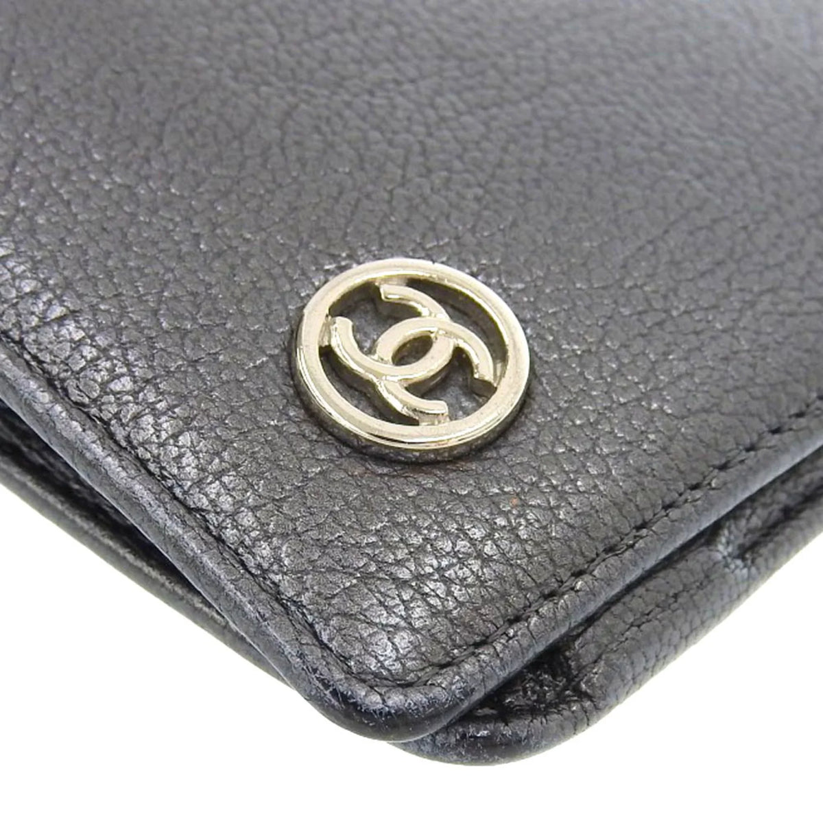 Pre-Loved Chanel Chanel Here Mark Bi-Fold Long Wallet Metallic Lambskin Gray No. 11 With Seal (Fair)