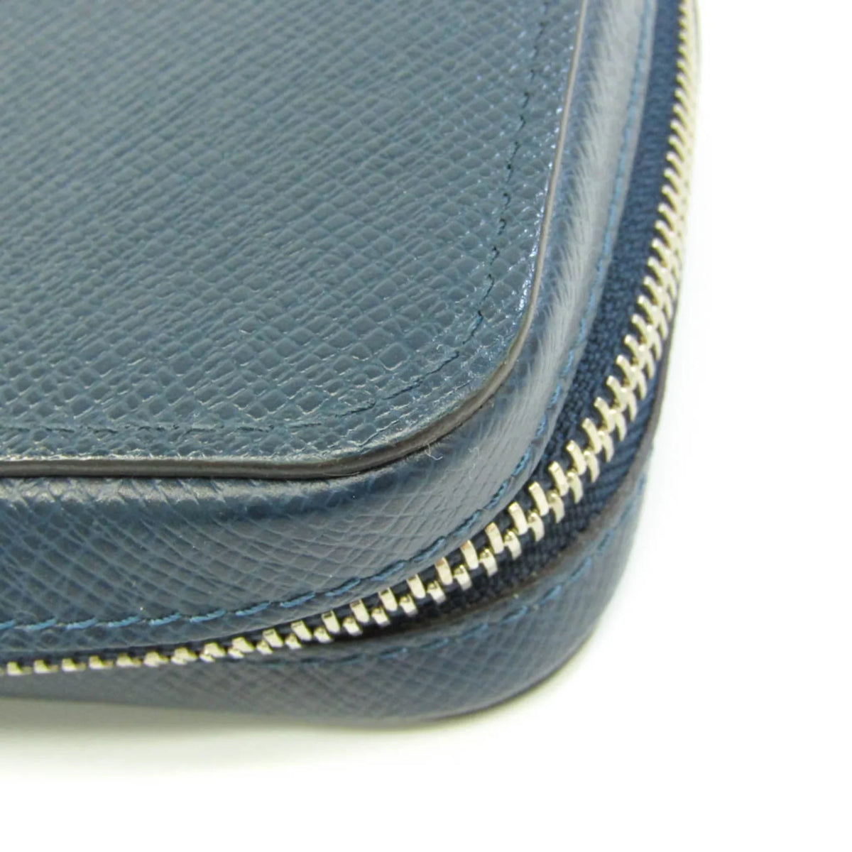 Second-Hand Louis Vuitton Taiga Zippy Xl M64019 Men'S Taiga Leather Long Wallet (Bi-Fold) Navy Navy (Good)