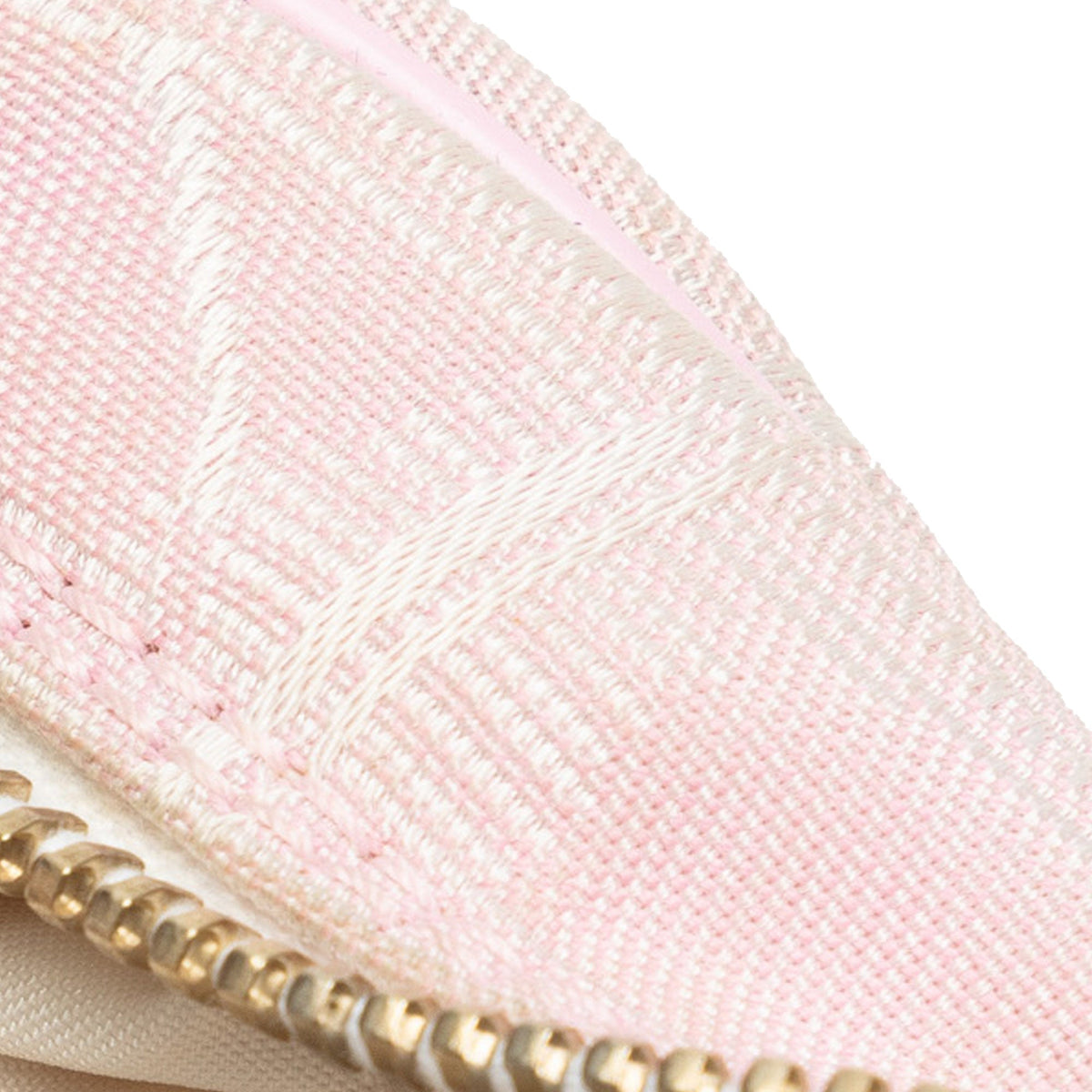 Second-Hand Authenticated Chanel New Travel Line Handbag Nylon Fabric Pink Top Handlebag Unisex (Good)