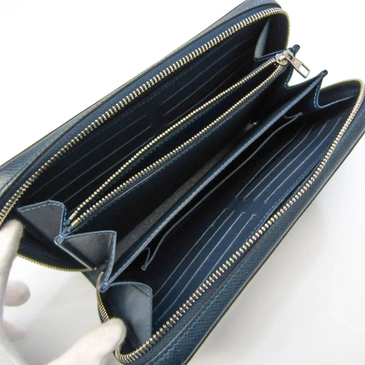 Second-Hand Louis Vuitton Taiga Zippy Xl M64019 Men'S Taiga Leather Long Wallet (Bi-Fold) Navy Navy (Good)