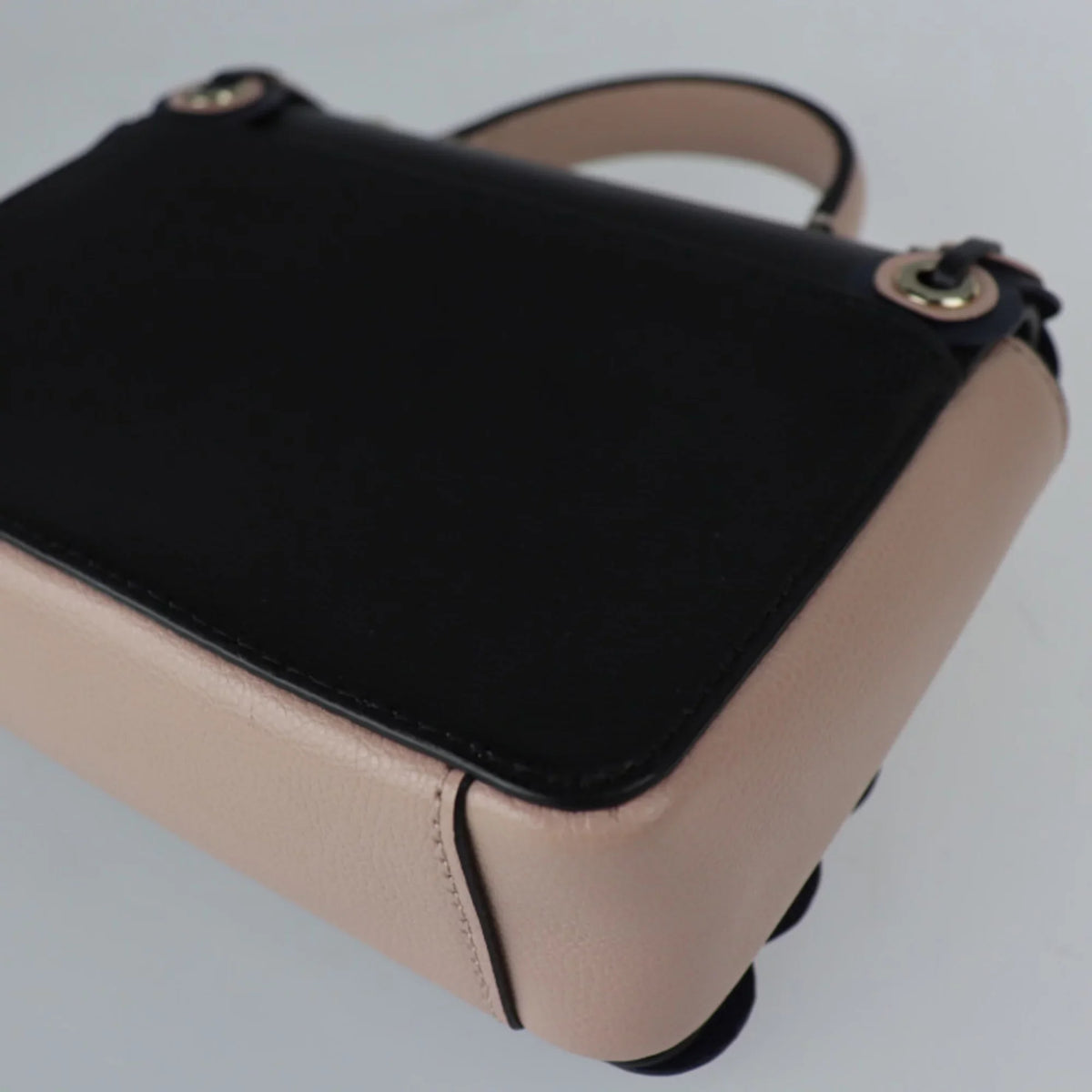 2WAY punching hardware handbag drive (Good) grommet pink Patternson black Spade Maisy WKRU5899 shoulder gold Pre-Owned beige leather bag Kate