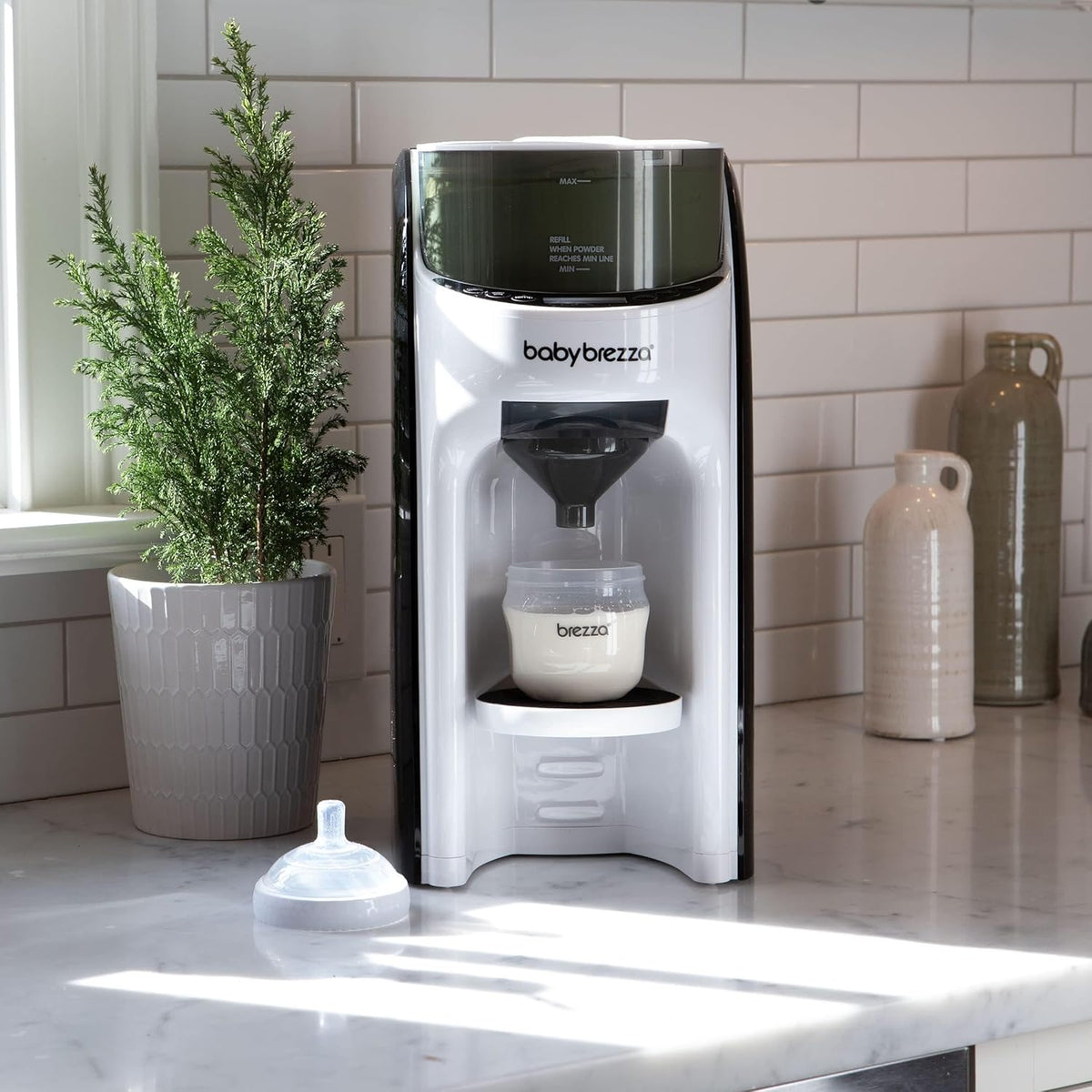 Baby Brezza Formula Pro Advanced Formula Dispenser + Bottle Maker Machine