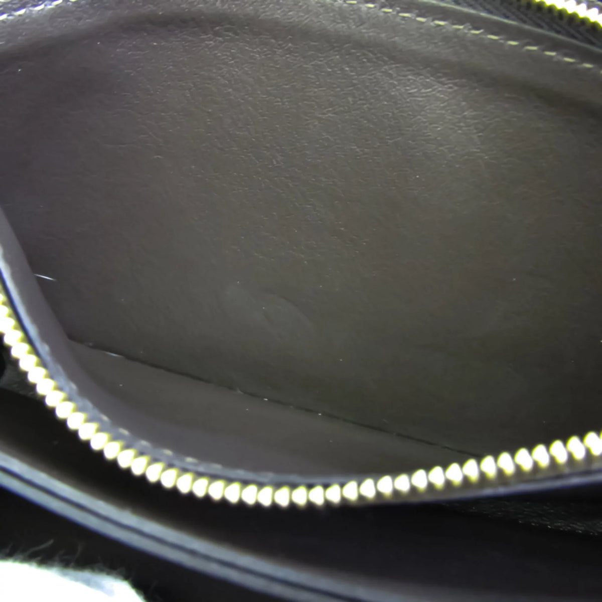 Second-Hand Louis Vuitton Comete Wallet M63104 Women'S Veau Cachemire Leather Long Wallet (Bi-Fold) Galle (Good)