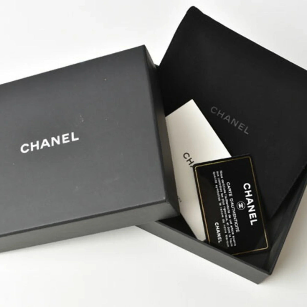 Pre-Loved Chanel Wallet Chanel Here Mark Caviar Skin Dark Red (Like New)